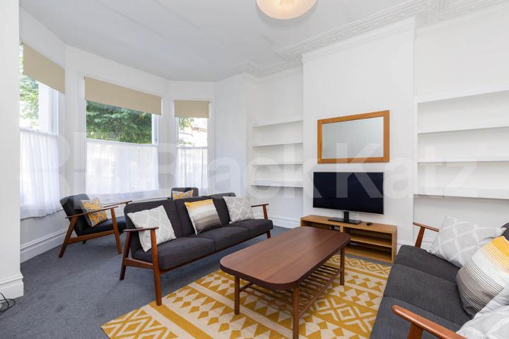 whole house with 2 receptions and 6 large bedrooms  Burgoyne Road, Harringay - Hornsey 